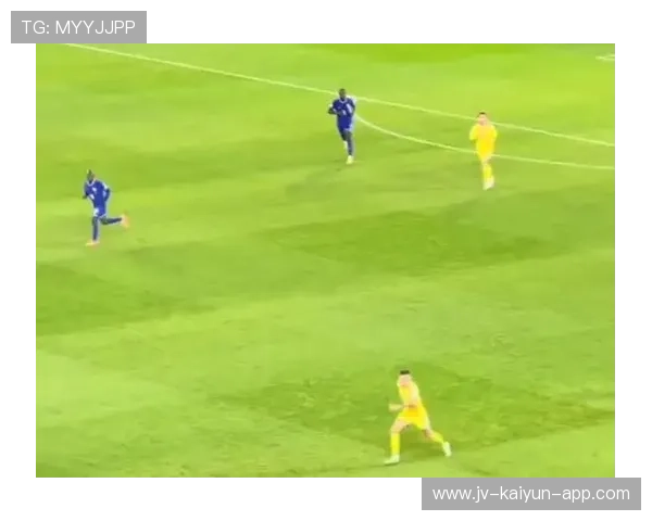 世界杯姆巴佩助攻倒三角传球变成制胜球